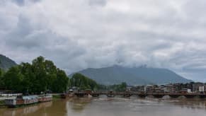 بالفيديو: فيضانات وضحايا