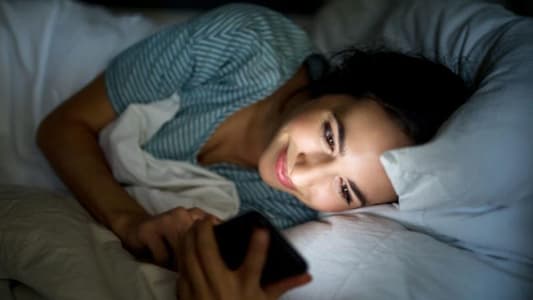هل تُساعد ميزة الـ Night Mode على النوم؟
