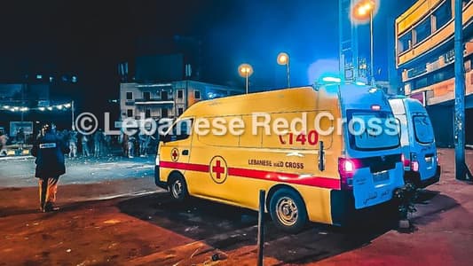 الصليب الأحمر: نقل 6 جرحى من تظاهرة ساحة النور في طرابلس إلى مستشفيات المنطقة وإسعاف 17 جريحاً في المكان