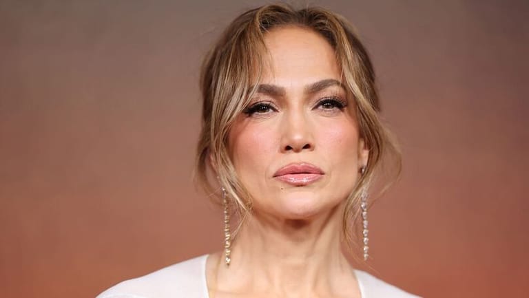 Jennifer Lopez Cancels 'This Is Me...Live' Tour to Be With Family