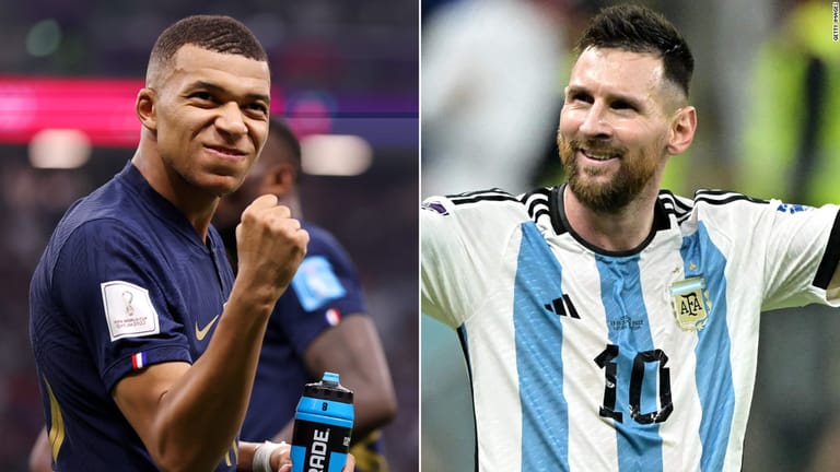 World Cup final between Argentina and France 2-2 after normal time, goes into extra-time