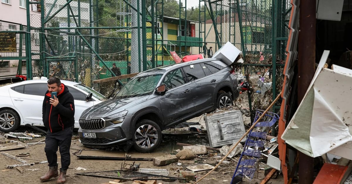 Istanbul flood death toll rises to 5 as body found in Golden Horn