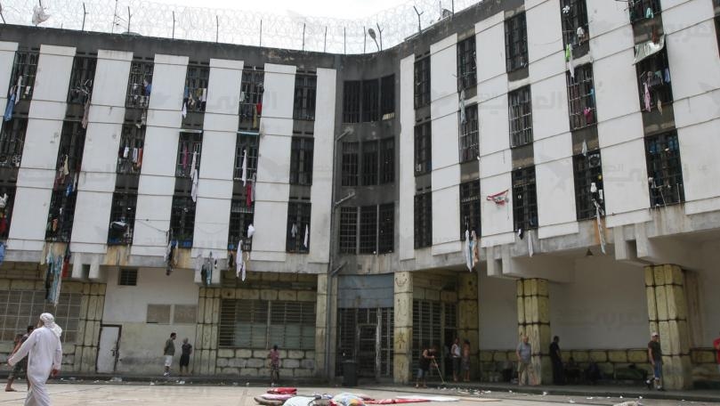 47 في المئة من السجناء "موقوفون" والأكل "خبز مبلل بالماء"