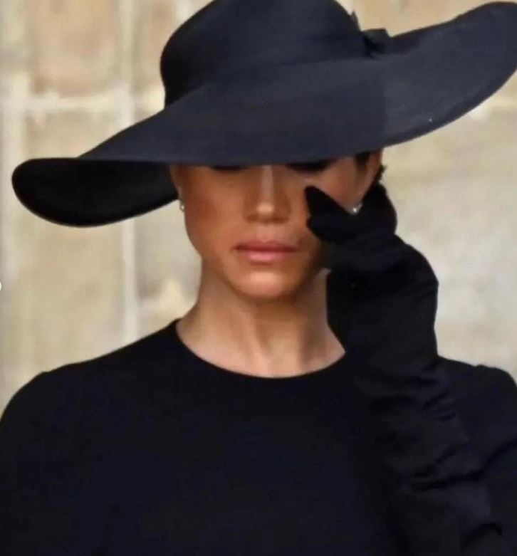 بالصّور: تأثّر ميغان ماركل والأميرة "شارلوت" في جنازة الملكة إليزابيث الثانية