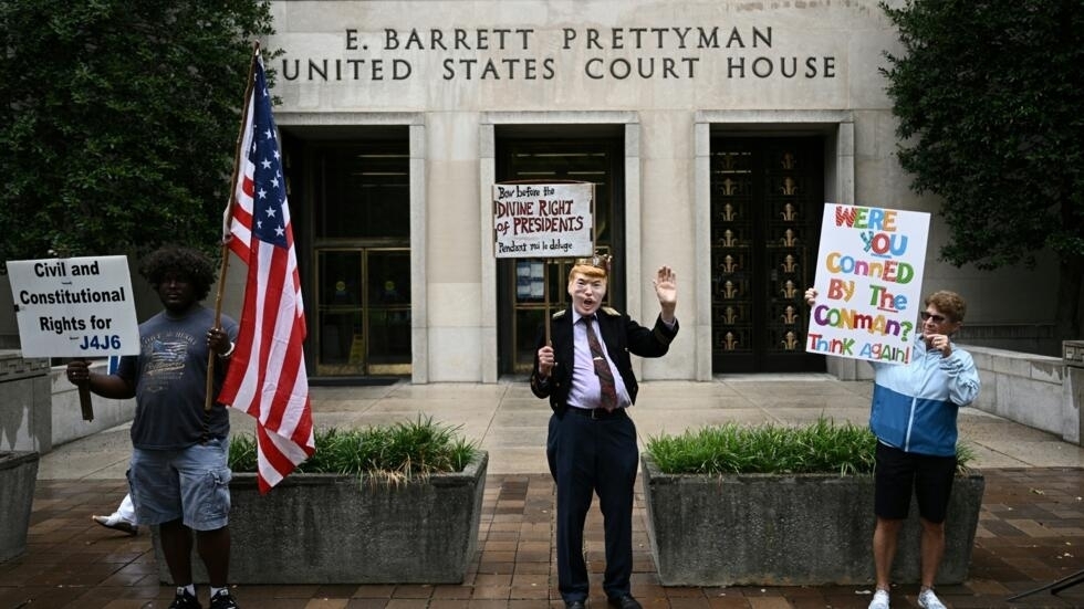 US Judge Sets March 4 Date for Historic Trump Trial