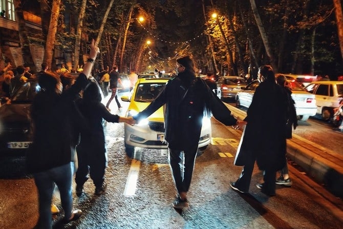 Iran replaces police chief amid protests