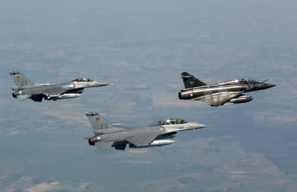 طائرات اف 16 بلجيكية تقوم بأول مهمة لها في ليبيا