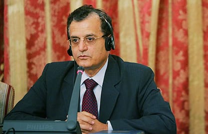 منصور: بلدنا الاكثر تضررا من القنابل العنقودية  