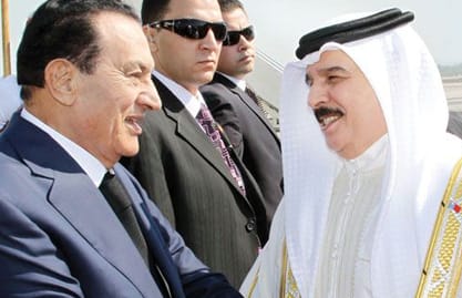 ملك البحرين يزور مبارك في سجنه بسبب تدهور صحته