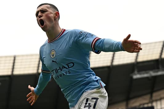 Man City beat Newcastle 2-0 to maintain pressure on Arsenal