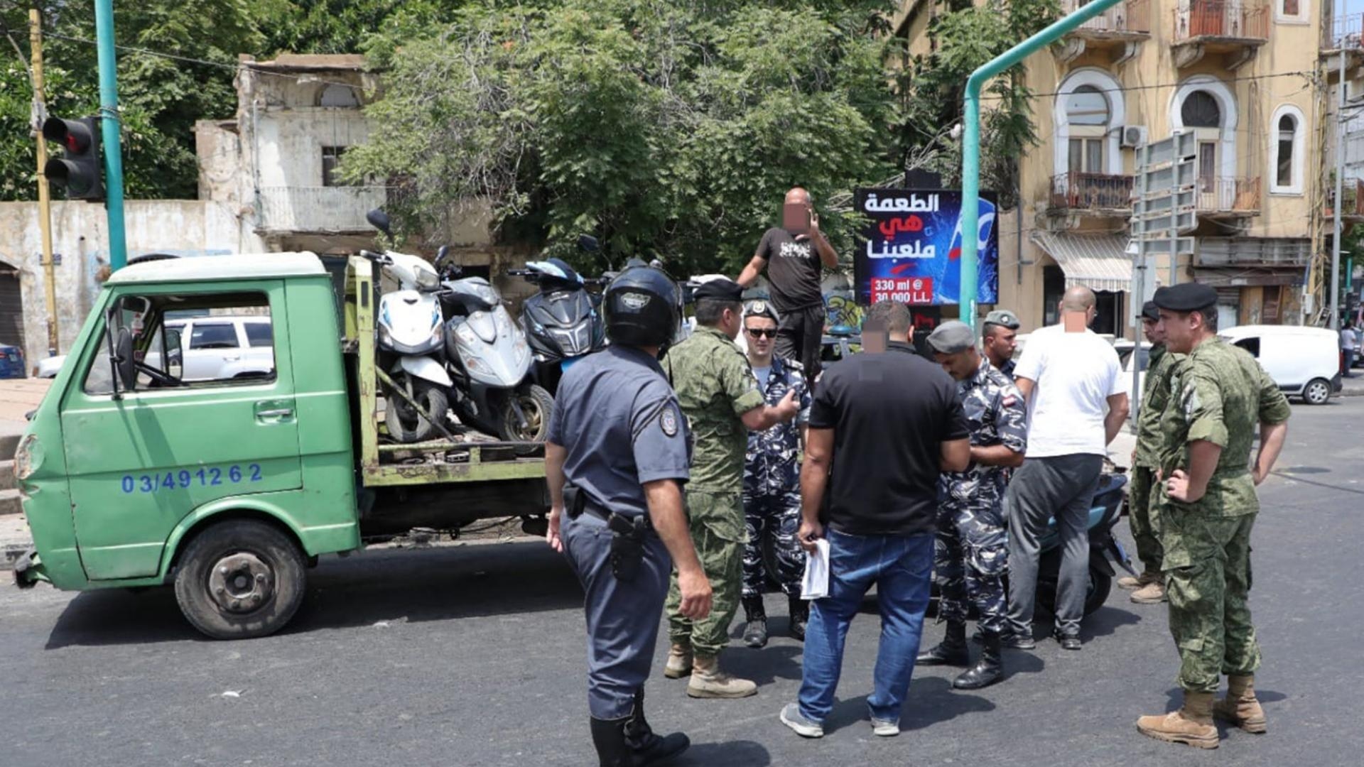 بالصور: حملات وحواجز في بيروت... ضدّ هؤلاء!