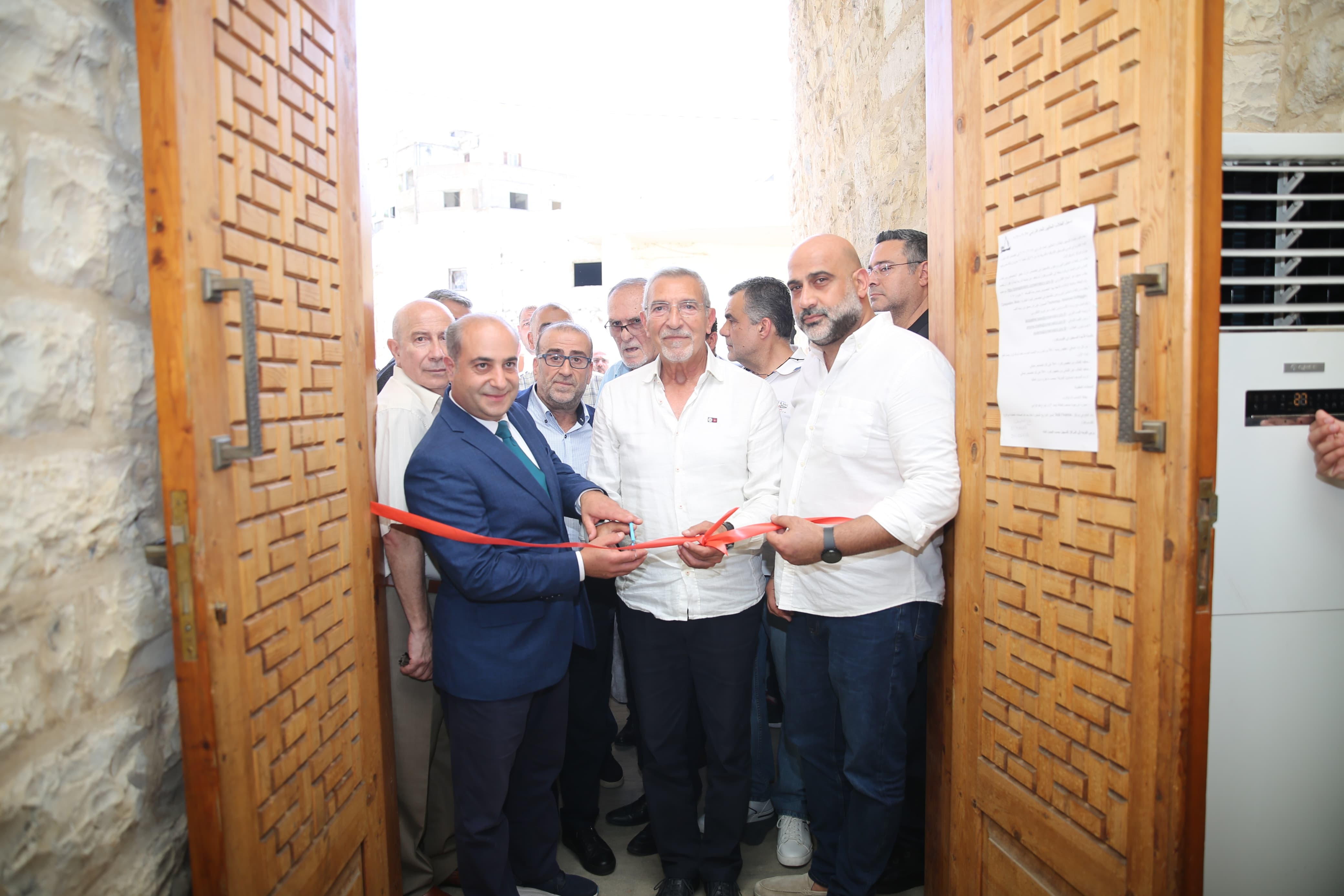 معرض رسوم فنية لطلاب في مكتبة شكيب ارسلان