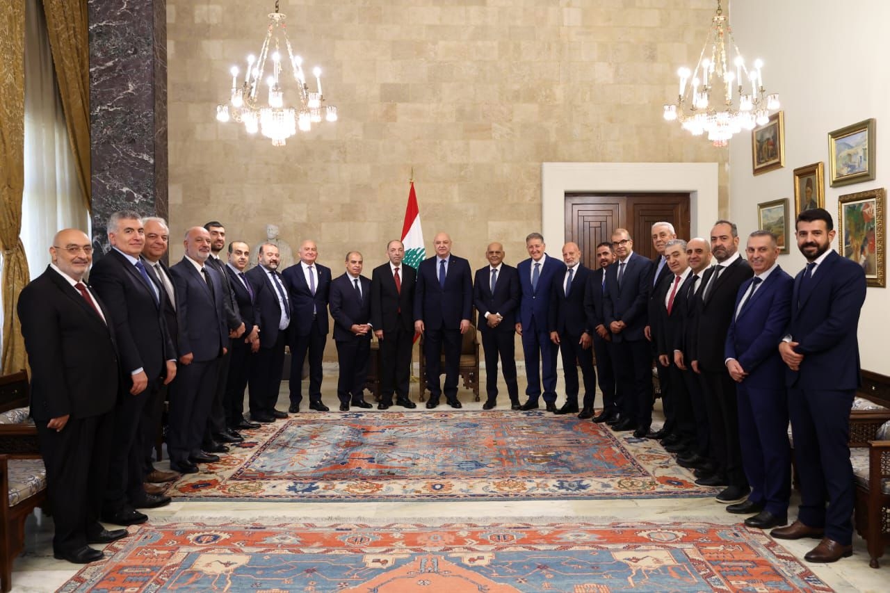 عون التقى وفداً من جمعية تجار جونية وكسروان الفتوح برئاسة الحكيّم - MTV  Lebanon