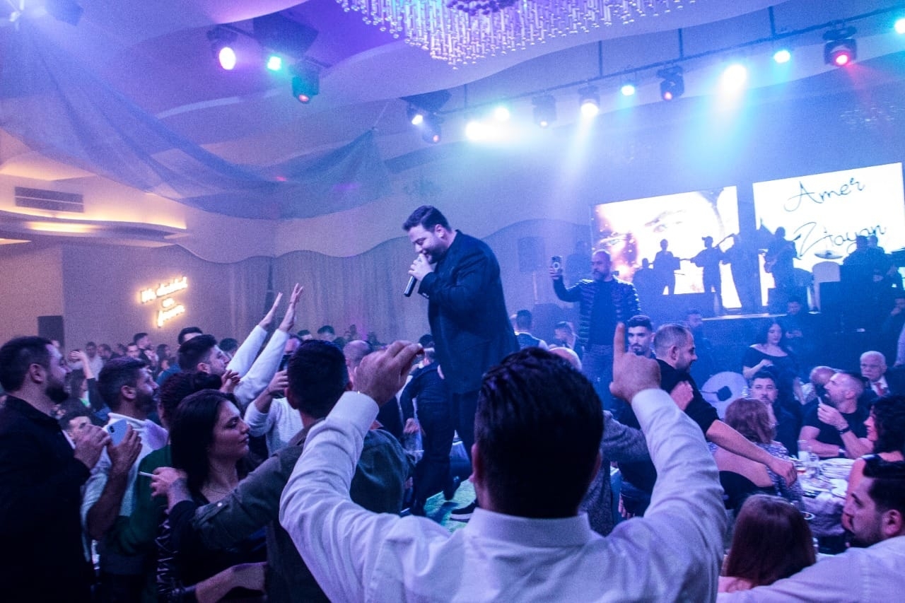 بالصور: جانبٌ من حفلة عامر زيان ليلة رأس السنة