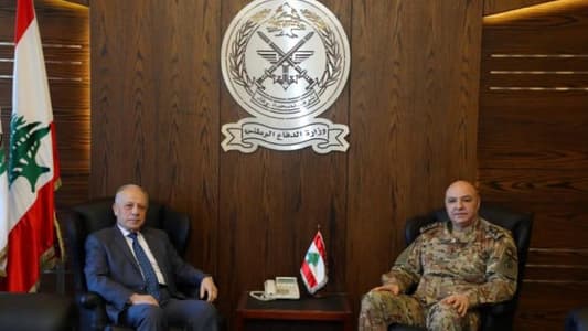 Army Commander offers Christmas well-wishes to National Defense Minister