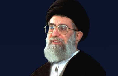 الامام الخامنئي: الثورات في الدول العربية قد بدأت تؤتي أكلها بعد عام من انطلاقها 