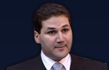 نديم الجميل غادر الى لندن