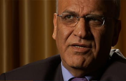 عريقات: لإتخاذ موقف حازم من سرقة الحكومة الإسرائيلية للأرض الفلسطينية