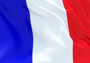 فرنسا تندد بتوجيه التهم الى 8 ناشطين في مجال حقوق الانسان في سوريا
