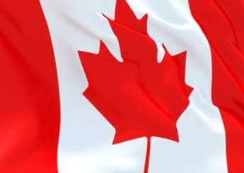 مئات المتظاهرين في شوارع مونتريال رغم المطر