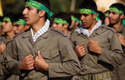 قائد ايراني: الأسلحة التي ترسلها القوى الغربية إلى سوريا ستنقلب على إسرائيل