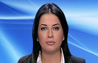 مراسلة الـ"mtv" في ضبيه: موكب قداسة البابا يتقدم بسيارة "بابا موبيلي" ويبارك الحشود والجماهير 