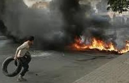 القوى الامنية تقوم بفتح طريق شتورة فيما طريق سعدنايل لا تزال مقطوعة 