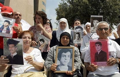 لجنة عائلات المعتقلين في السجون السورية: نحن المعنيون اولا واخيرا بالملف وليس أي طرف اخر