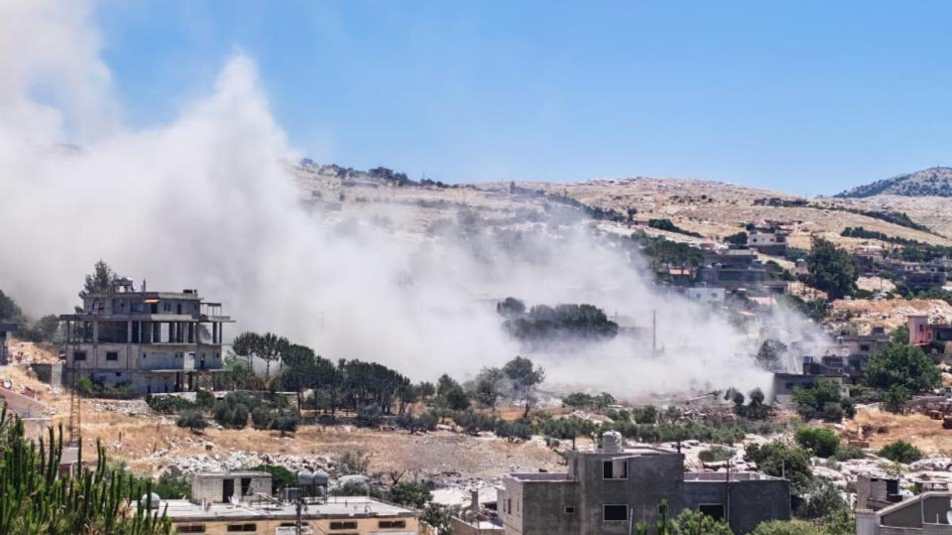 بالصّور: 3 ضحايا في غارة على منزل