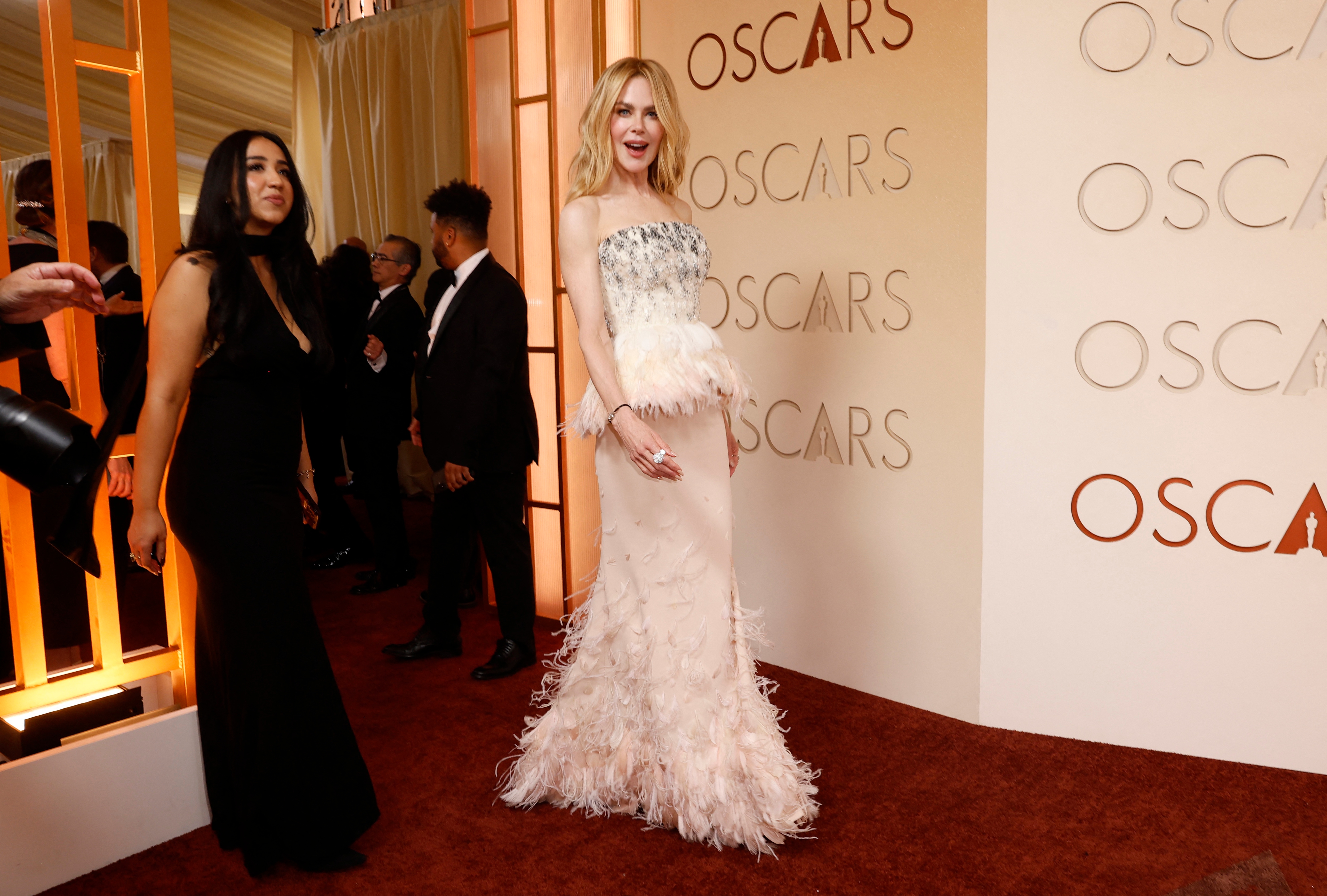نجمات العالم يخطفن الأضواء على سجادة حفل الأوسكار 2026