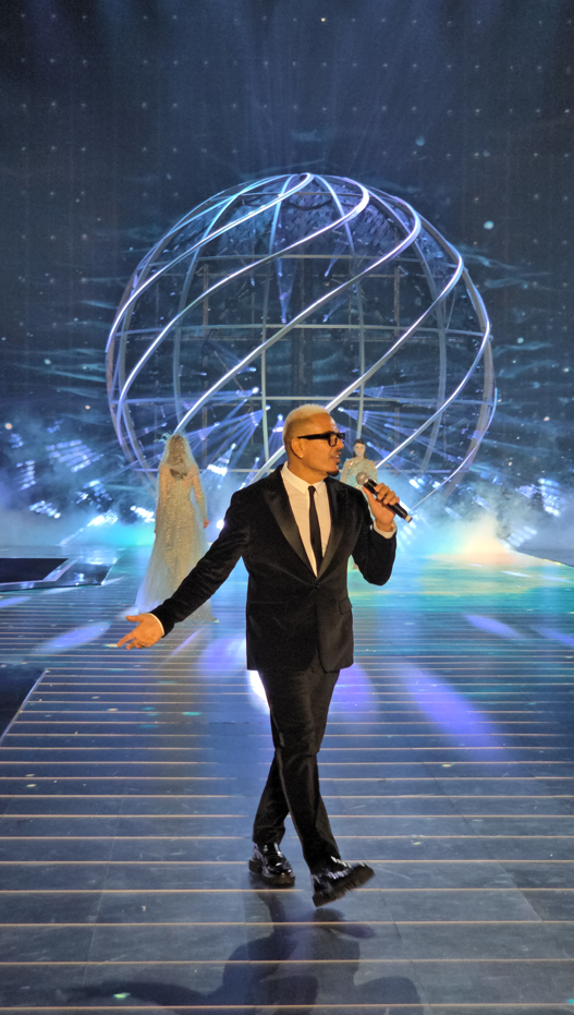 جيلبير حداد... مصمّم الحفلات الذي أضفى سحرًا على عرض إيلي صعب في الرياض