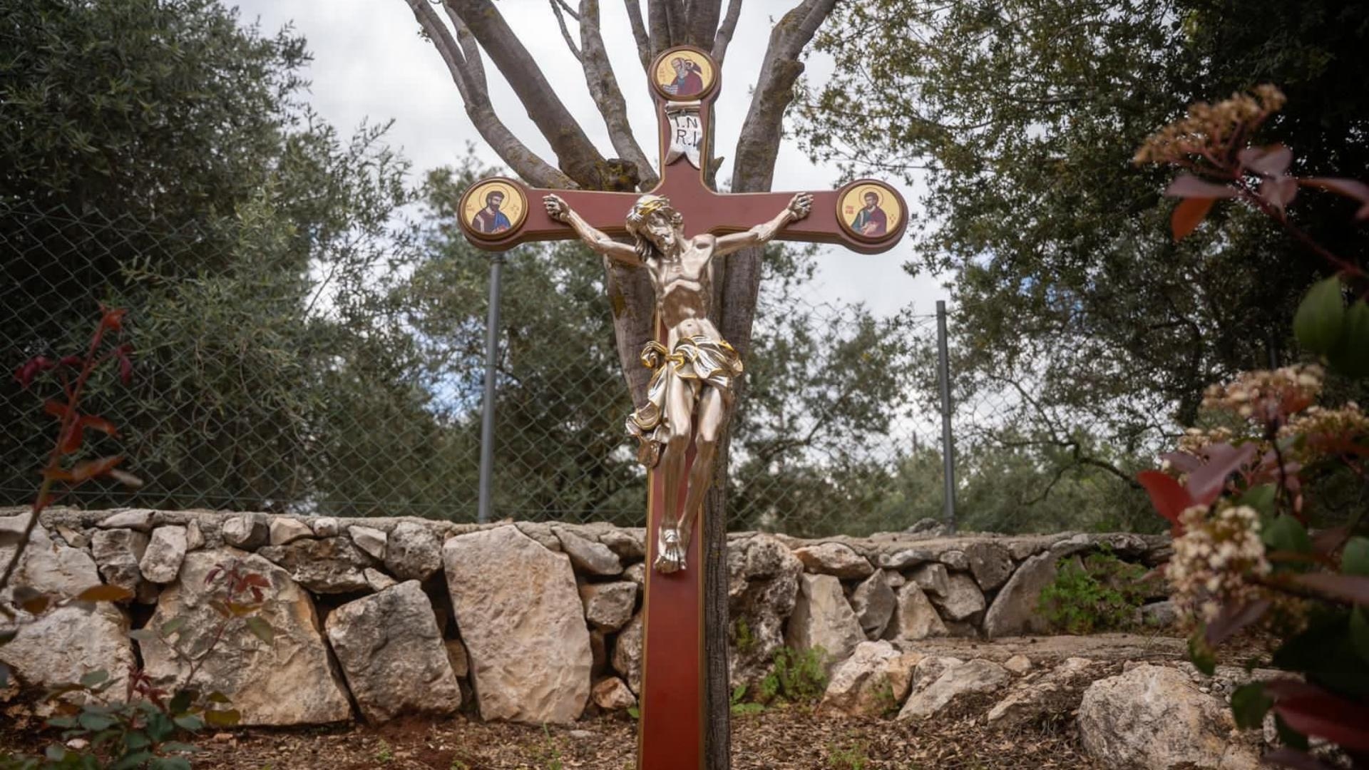 بعد الاعتداء... الجيش الإسرائيلي ينشر صورة لاستبدال التمثال