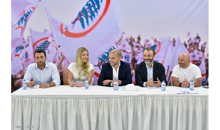 جعجع للمتخرّجين: السياسة النظيفة من أشرف الأعمال