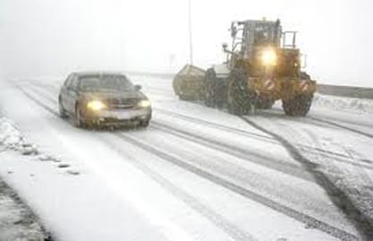 وزارة السياحة توزع ارشادات للمتزلجين وخط ساخن للطوارىء: 1735