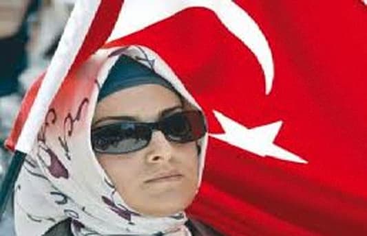 النساء أوفر حظاً من الرجال في سوق العمل التركي
