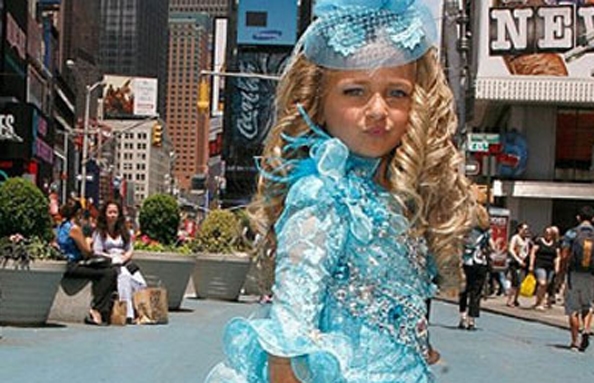 طفلة عمرها 6 سنوات تصبح مليونيرة