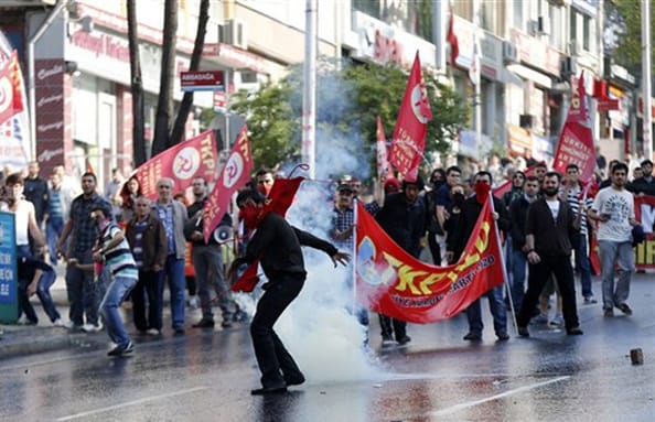 Clashes Rage for Second Day in Istanbul: Has the 'Turkish Spring' Kicked off?