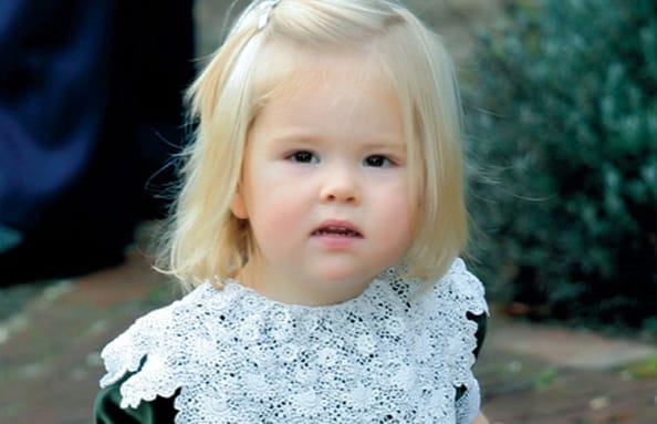 طفلة بريطانية تجتاز الحدود التركية بأوراق دمية وحيد القرن