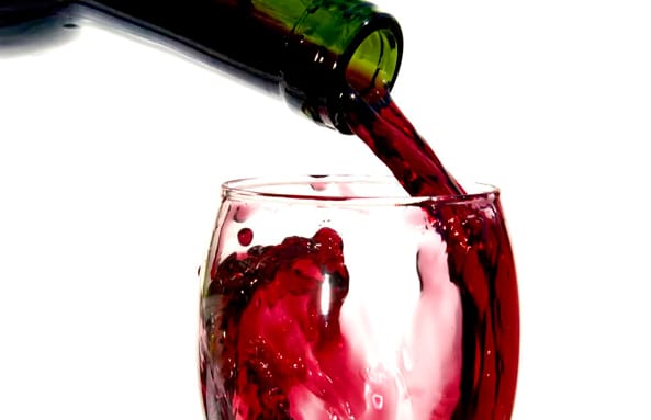 دراسة: تناول الكحول والتعرض للتلوث يلحقان اضرارا مدمرة بالرئة 