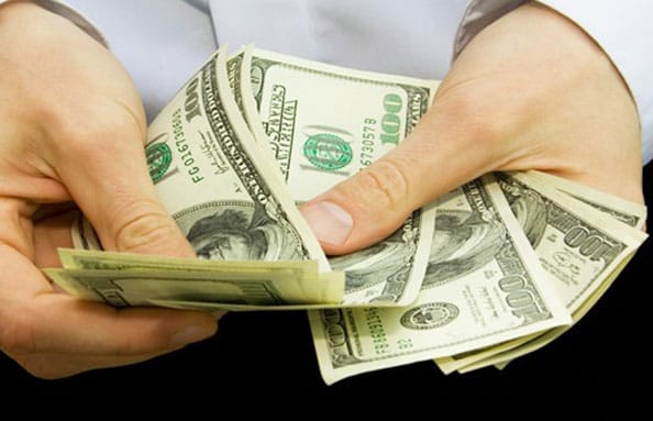 بطيخة تباع بأكثر من ثلاثة آلاف دولار