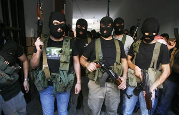 صيدا تختنق بالنار.. وانتشار للمقنعين والقناصة