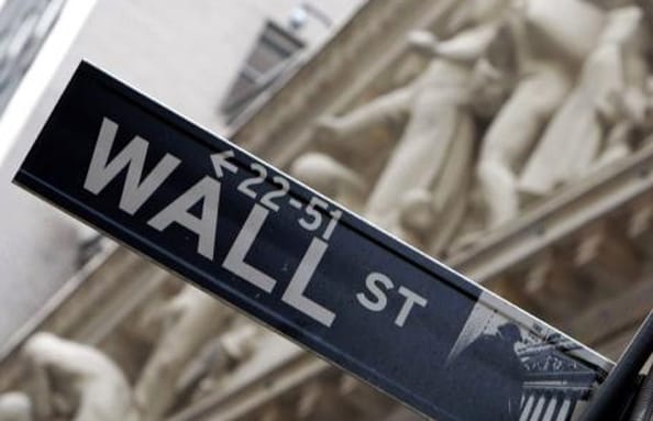 وول ستريت تغلق مرتفعة وسط توقعات بعدم تغيير سياسة المركزي الأميركي