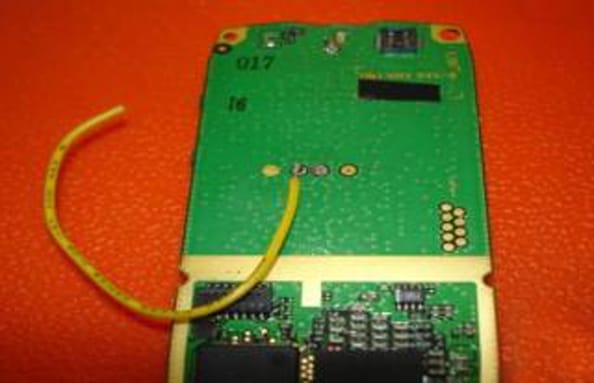 الكرتونة المشبوهة تحوي ماكينة حلاقة