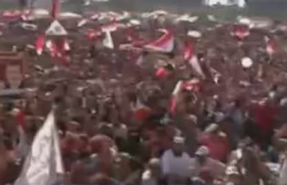 حركة تمرد: ندعو للبقاء في الميادين للحفاظ على انجازات الثورة