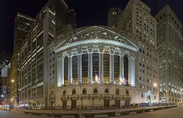 للمرة الثانية لبنان يدق جرس بورصة wall street