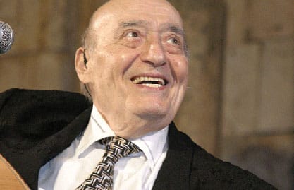 وصول جثمان الفنان الراحل وديع الصافي إلى مسقط رأسه نيحا