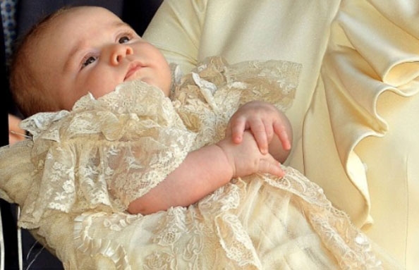 العائلة المالكة البريطانية تحتفل برتبة عماد الأمير جورج!