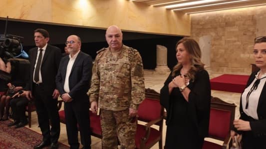 Photo: Army Commander offers his condolences to Pascal Sleiman's family