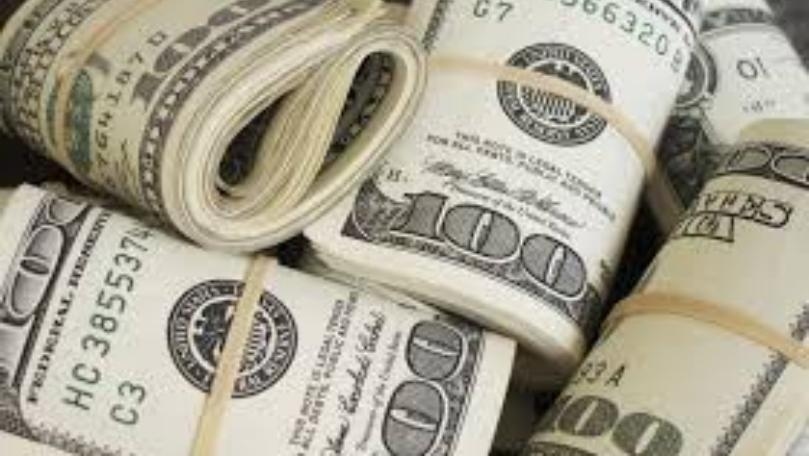 سعر الدولار يقترب من الـ١٠ آلاف... فكم بلغ اليوم؟