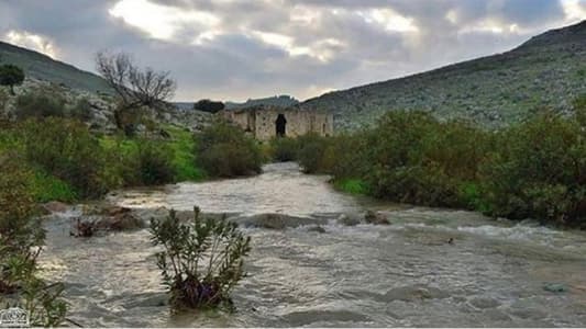 مياه آسنة في مجرى الزهراني.. والمحافظ يتحرك